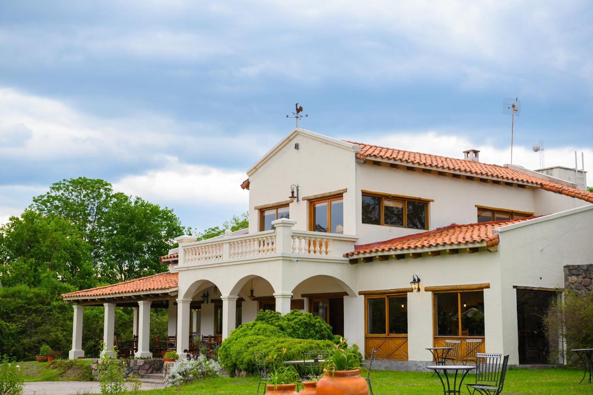 Hosteria La Caldera Exterior foto