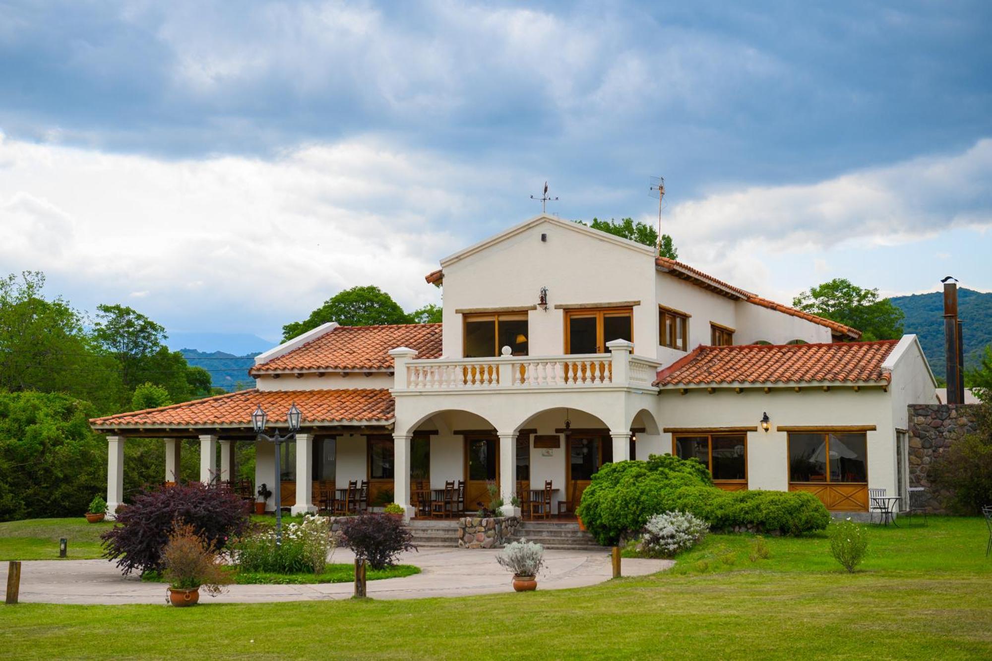 Hosteria La Caldera Exterior foto